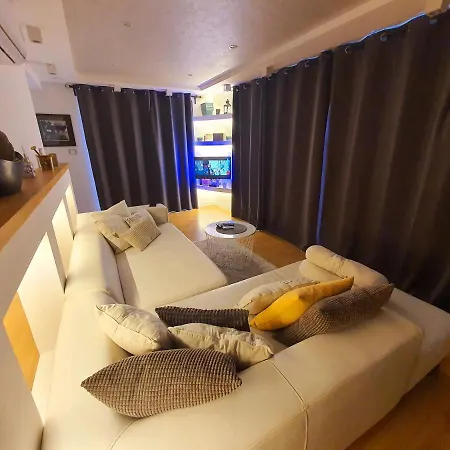 Penthouse Lux *