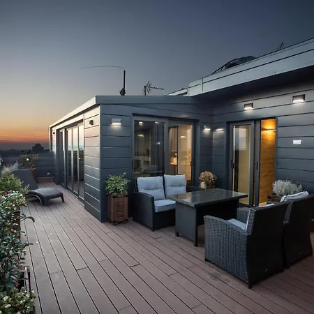 Penthouse Lux *